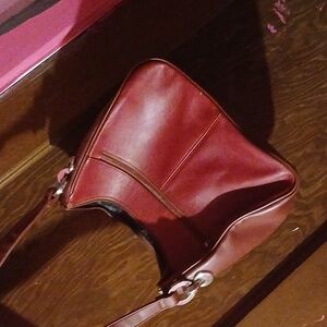 Elegant Red Leather Shoulder Bag